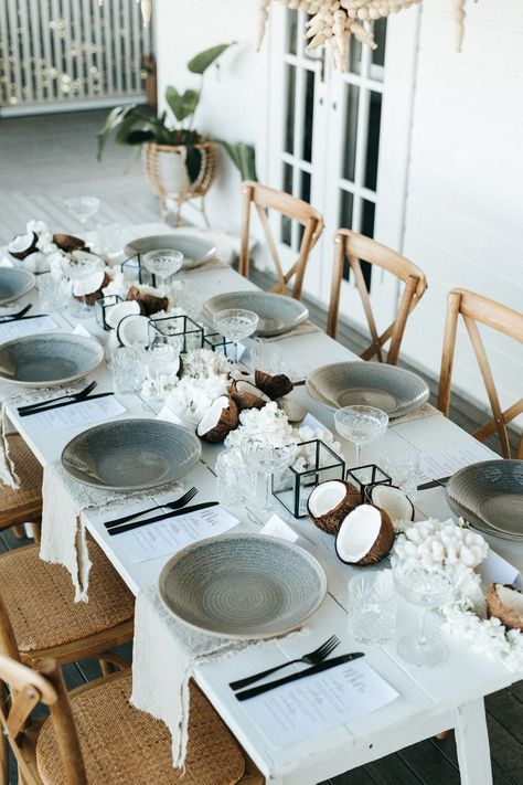 104470 Modern Island Dreaming Tropical Wedding Ideas Photographed by Carly Tia Photography - Image Polka Dot Bride Boho Porch, Tafel Decor, Dinner Party Table, Tablescape Inspiration, Dinner Table Setting, Table Inspiration, Table Set Up, Beaded Chandelier, Table Arrangements