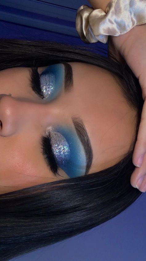 Makeup Look Blue, Eyeshadow Easy, Teal Makeup, Bratz Makeup, James Charles Palette, Blue Eyeshadow Looks, Makeup List, Palette Makeup, Blue Eyeshadow