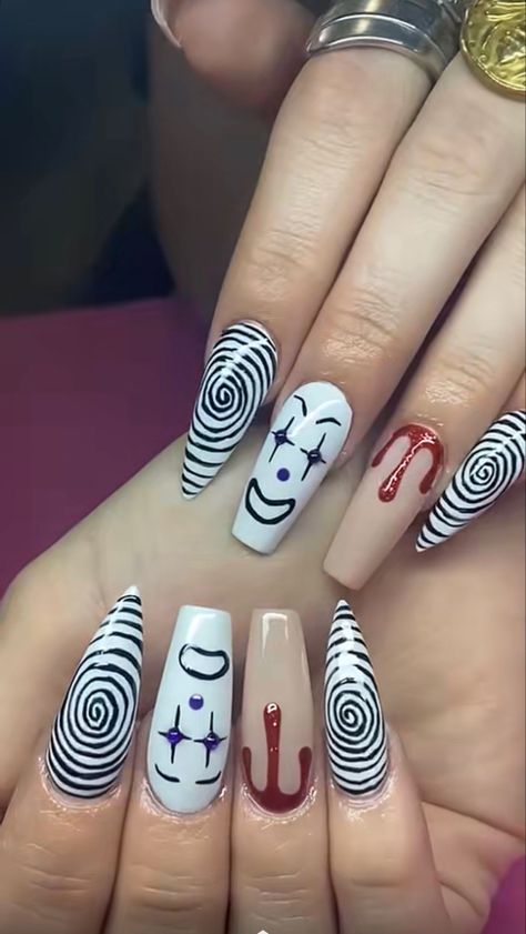 Halloween nails It Nails Clown, Clown Nails Halloween, Horror Movie Nail Designs, Scary Clown Nails, Halloween Clown Nails, Killer Clown Nails, Halloween Clown Nails Acrylic, Halloween Nails Stiletto Scary, Clown Nails