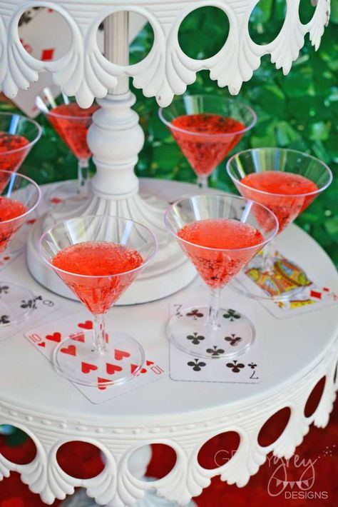 Queen of Hearts UnBirthday Party | CatchMyParty.com Mimosa Party, Cheer Banquet, Queen Of Hearts Alice, Day Party Ideas, Alice In Wonderland Tea Party Birthday, Planes Party, Party Queen, Tea Party Theme, Heart Party