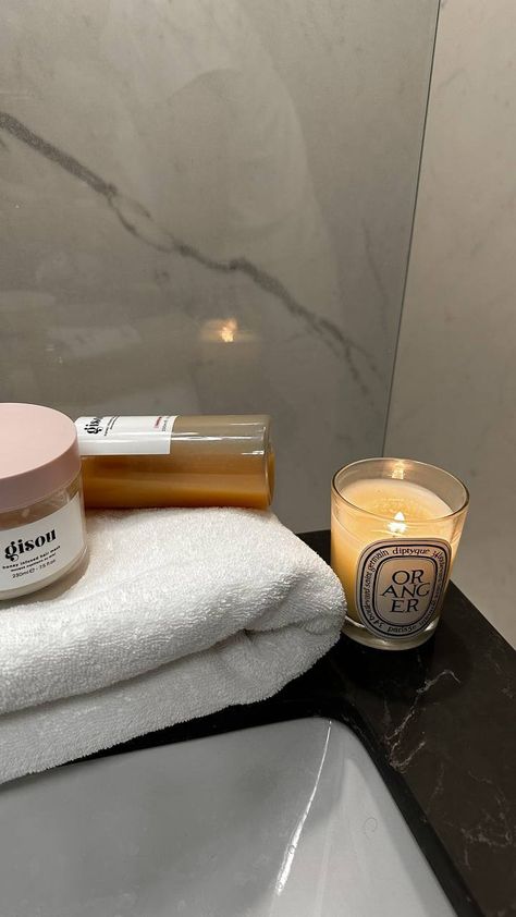 Dyptique Candle Aesthetic, Diptyque Candles Aesthetic, Dyptique Candles, Leo Queen, Diptyque Candles, Candle Picture, Light Feminine, Care Aesthetic, Candle Aesthetic