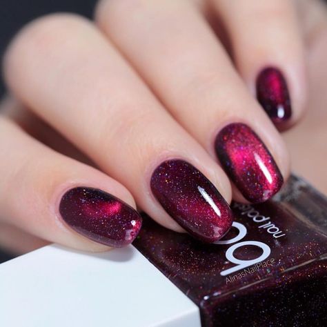 Burgundy Magnetic Nails, Nails For Magenta Dress, Magenta Cat Eye Nails, Dark Pink Nails With Glitter, Dark Berry Nails, Dark Magenta Nails, Nail Art For Engagement Brides, Red Magnetic Nails, Purple Red Nails