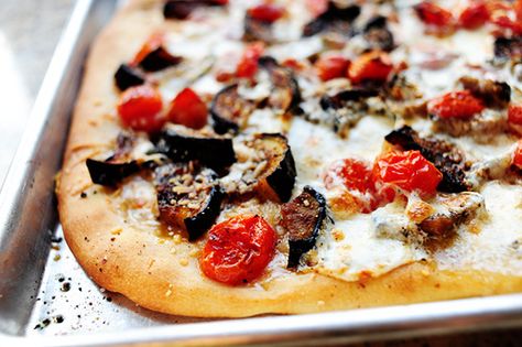 Week 3, Night 5    Eggplant Parmesan Pizza.  I used a pre-mixed dough but she has the recipe to make your own :) Pioneer Woman Pizza, Pizza Eggplant, Tomato Eggplant, Eggplant Pizza, The Pioneer Woman Cooks, Supper Tonight, Meatless Mains, Tomato Pizza, Garlic Pizza