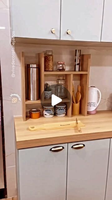 Wall Shelves Kitchen, Shelf For Kitchen, Diy Kitchen Projects, Mudroom Organization, Industrial Style Decor, Organize Your Kitchen, Rustic Bathroom Decor, Diy Kitchen Storage, Woodworking Guide