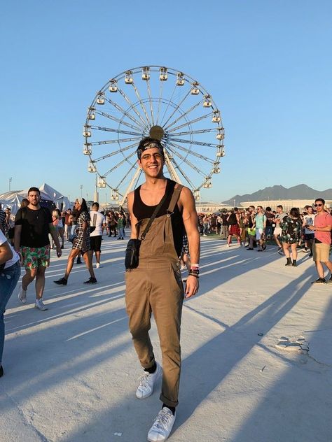 Coachella Outfit Ideas Men, Mens Rave Outfits, Mode Coachella, Coachella Outfit Men, Mens Festival Fashion, Coachella Fits, Cochella Outfits, Lollapalooza Outfit, Rave Outfits Men