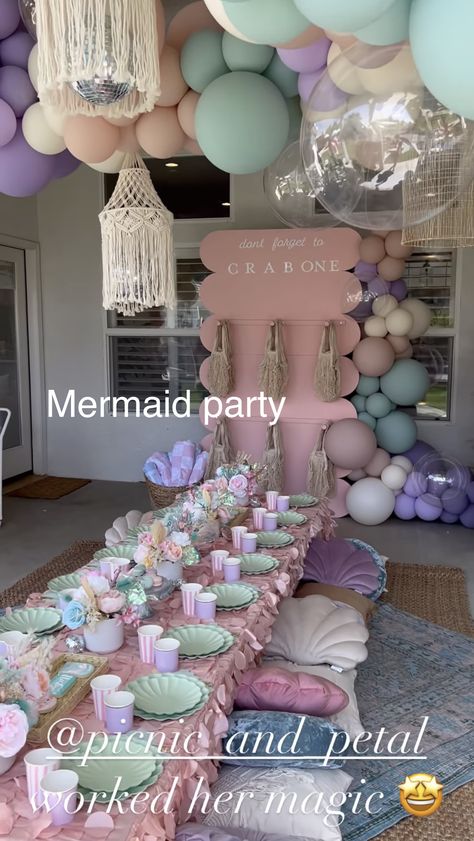 Mermaid Birthday Party For Adults, Mermaid Picnic Birthday Party, Mermaid Party Goodie Bags, Chic Mermaid Party, Aesthetic Mermaid Birthday Party, Backyard Mermaid Birthday Party, Simple Mermaid Party Decor, Modern Mermaid Birthday Party, Aesthetic Mermaid Party