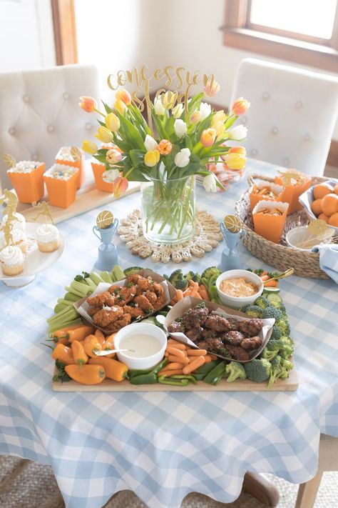 Blogger Stephanie Ziajka shares ideas for a March Madness party on Diary of a Debutante March Madness Food Ideas, Wing Charcuterie Board, March Madness Decorations, March Madness Party Ideas, Basketball Watch Party, Basketball Party Ideas, March Madness Food, March Madness Party, March Madness Parties