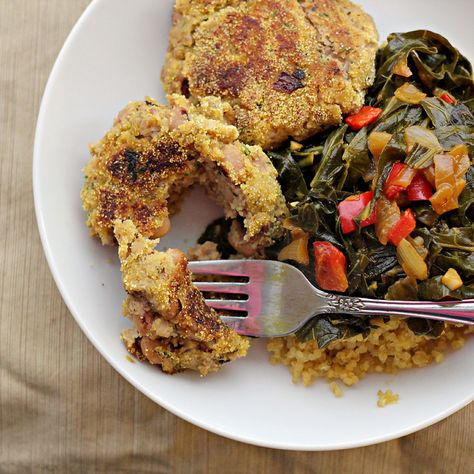 Black-Eyed Pea Cakes with Collard Greens {eat.live.be} Ham Cooking Time, Soul Food Recipes, Black Eyed Peas Recipe, Black Eyed Pea, Vegetarian Main Dishes, Veggie Delight, Pea Recipes, Collard Greens, Southern Cooking