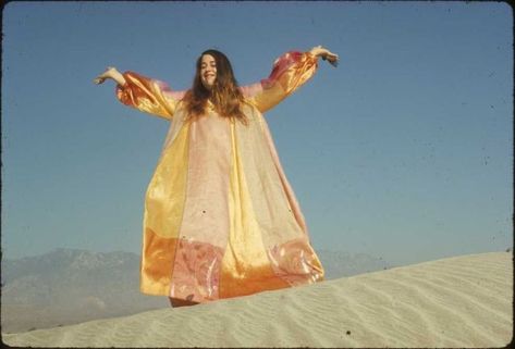 Mama Cass Elliot, Cass Elliot, Henry Diltz, American Girl Magazine, John Phillips, 2023 Ideas, Tv Talk Show, Laurel Canyon, 70s Music