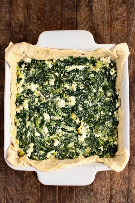 Easy Greek Spanakopita with puff Pastry Easy Spanakopita, My Greek Dish, Greek Spanakopita, Spanakopita Recipe, Puff Pastry Chicken, Spinach Puff, Greek Spinach Pie, Puff Pastry Recipe, Spinach Casserole