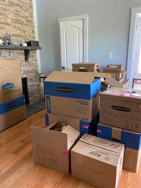 Let’s Get a Move On Moving House Tips Uk, Moving In Your 20s, Just Moved In Aesthetic, Living At Home With Parents, Uhaul Moving Aesthetic, Own House Vision Board, Packing Moving Out Aesthetic, Packing Up House To Move, Move Out Aesthetic