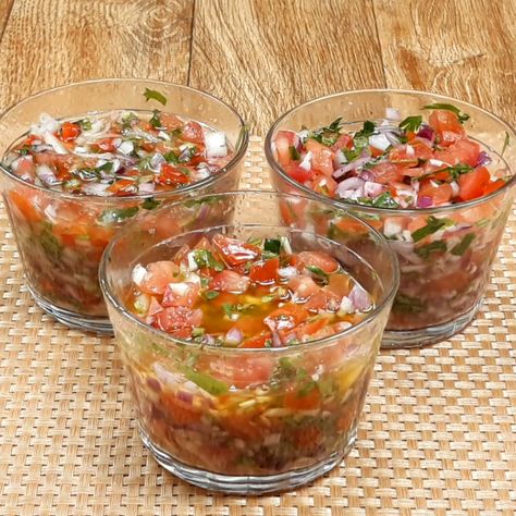 Super Cocina - Como hacer Salsa Criolla, Salsa Pebre y Pico de Gallo. ❤️ Tomato Salsa, Appetizer Snacks, Delicious Food, Tacos, Low Carb, Favorite Recipes, Sauce, Yummy Food, Snacks