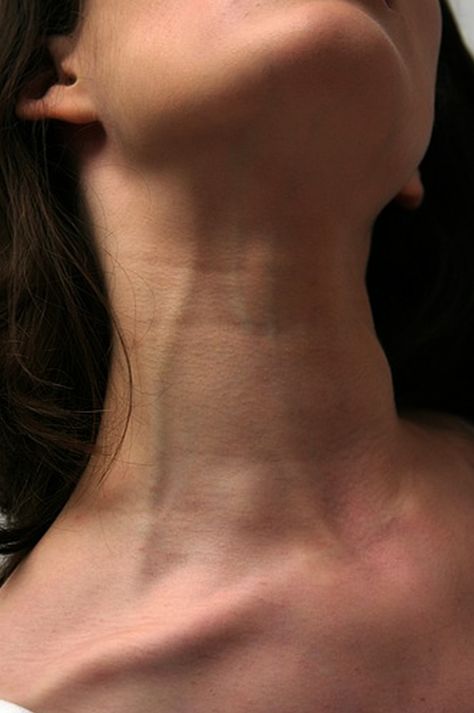 erotic neck and vains Bff Hands Aesthetic, Body Photography, Portrait Photography Women, Close Up Photography, Female Anatomy, Fashion Photography Poses, Face Images, How To Be Likeable, Pose Reference Photo