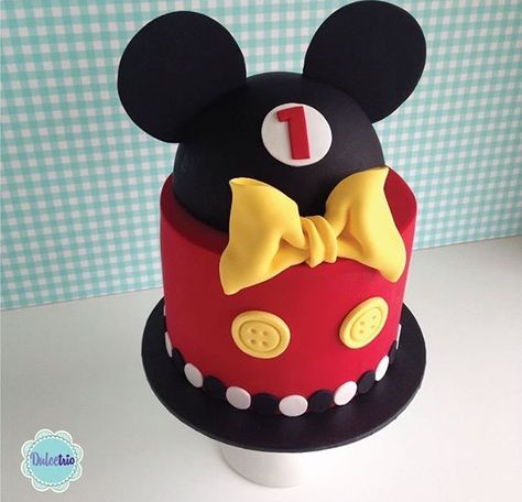 Mickey Mouse Birthday Cake, Fiesta Mickey Mouse, Ideas Fiesta, Sweet Temptation, Minnie Birthday Party, Pretty Cake, Leo Birthday, Birthday Decorations Kids, Mickey Mouse Cake