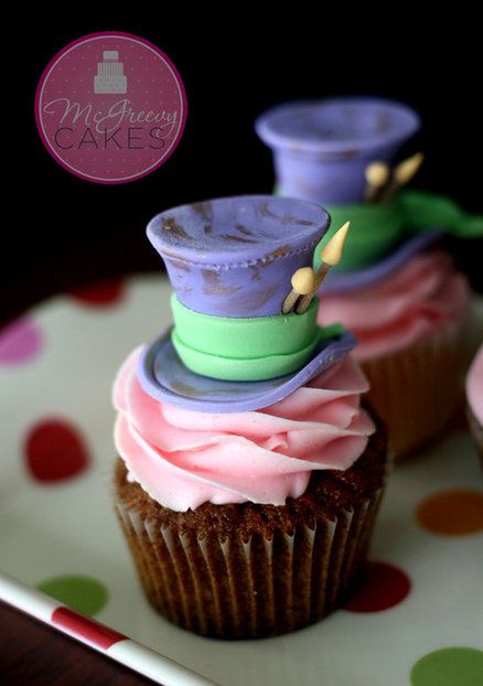 Bridal Party Food, Bridal Party Foods, Party Food Desserts, Alice In Wonderland Cupcakes, Dessert Halloween, Alice In Wonderland Cakes, Party Food Dessert, Disney Alice In Wonderland, Alice In Wonderland Birthday