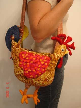 Chicken Purse, Chicken Bag, Geek Room, Chicken Quilt, Purse Sewing Patterns, Chicken Crafts, Purse Crafts, Farm Crafts, Clay Pot Crafts