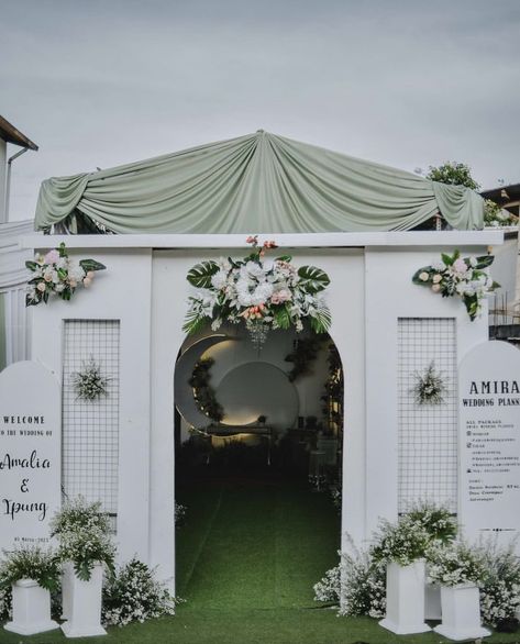 Pintu Masuk Wedding, Welcome Gate Wedding, Wedding Gate Entrance, Pengajian Pernikahan, Wedding Gate, Gate Signs, Wedding Dresses Mermaid Sweetheart, Wedding Concept, Wedding Entrance Decor