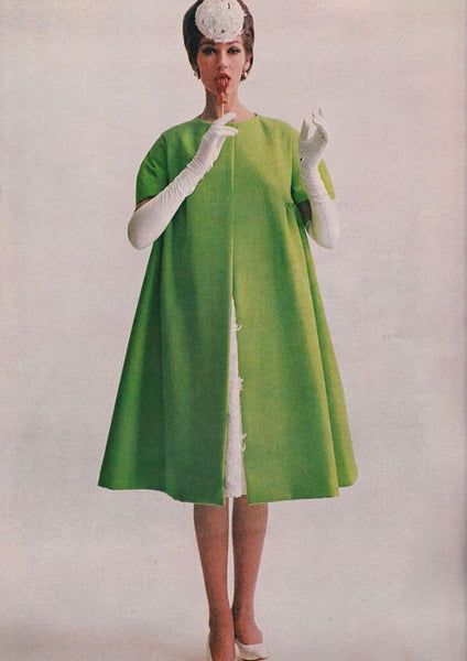 Glamorous Coats and Capes of the 1960s – Lehza Vintage Melvin Sokolsky, 1961 Fashion, Arnold Scaasi, Chinese Green, Cape Fashion, Fashion 1960s, Elegant Scarves, 20th Century Fashion, Sixties Fashion