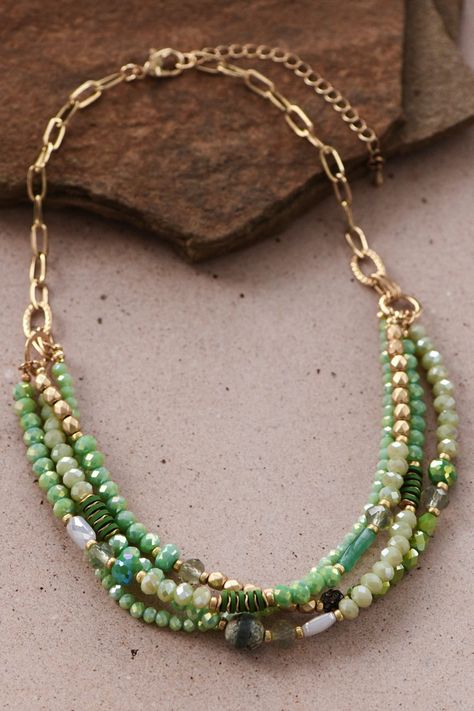 Czech Bead Necklace, Boho Jewelry Necklaces, Green Necklace Beads, Handmade Necklace Ideas, Multi Strand Necklaces, Mixed Bead Necklace, Boho Jewelry Bracelet, Mixed Beads Necklace, Hope Diamond