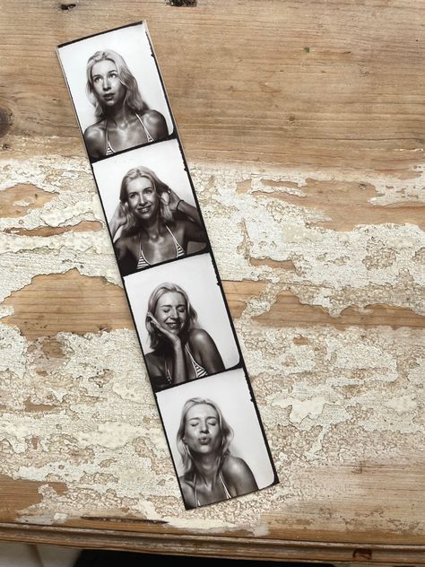 black and white photobooth-pictures of a woman Poser Girl, Photobooth Aesthetic, Photobooth Photos, Nostalgic Photography, Photo Booth Ideas, Polaroid Aesthetic, Photobooth Ideas, Outfit Office, Vintage Photo Booths