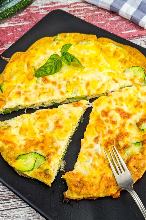 4 Ingredient Zucchini Frittata Perfect French Toast Recipe, Zucchini Oatmeal, Zucchini Frittata, Zucchini Pie, Zucchini Bites, Breakfast Recipies, Frittata Recipe, Breakfast Eggs, Taylor Kinney