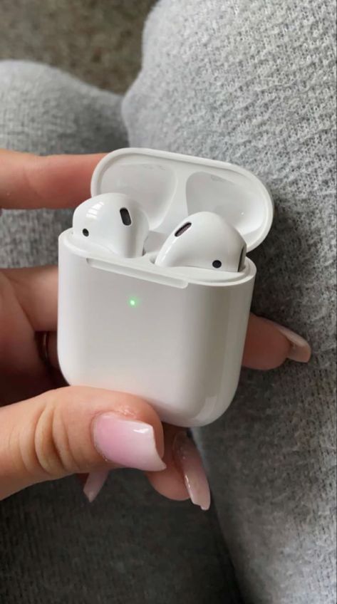 Fone Apple, Apple Earbuds, Apple Watch Fashion, Airpods Apple, Vision Board Photos, Iphone Obsession, Apple Airpods Pro, Buy Apple, Air Pods