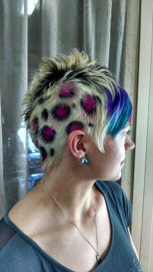 Cool hair! Weird Hair Styles, Crazy Hair Colour, Ugly Hairstyles, Bad Hairstyles, Worst Hairstyles, Outfit Rentrée, Worst Haircuts, Funny Hairstyles, Weird Hair