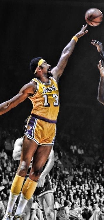 Wilt Chamberlain Wilt Chamberlain, Basketball Legends, Personalities, Old School, Nba, Vision Board, Nfl, Sports Jersey, Basketball