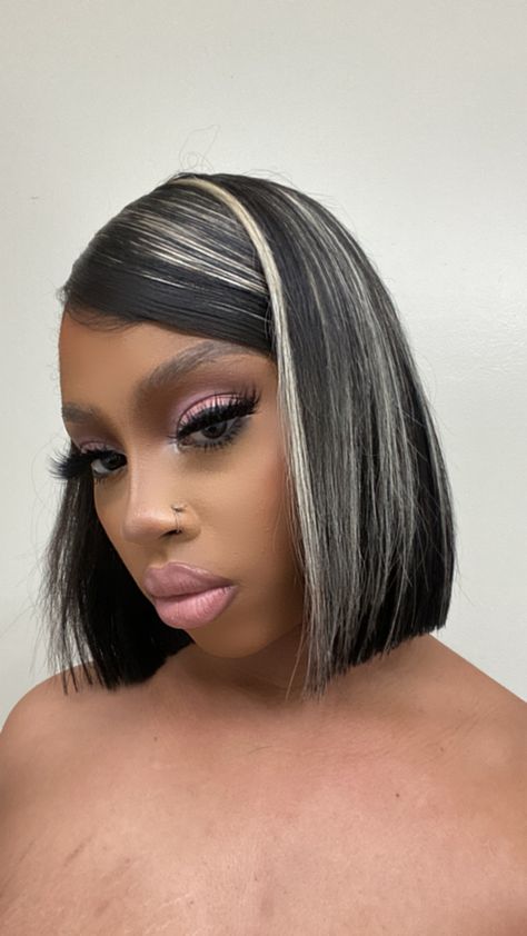 quick weave bob black and blonde Peek A Boo Quick Weave, Highlights Quick Weave, Black And Blonde Quick Weave, Quick Weave Blonde, Blonde Quick Weave, Bob With Blonde Highlights, Hair Quick Weave, Black Hair With Blonde, Black Hair With Blonde Highlights