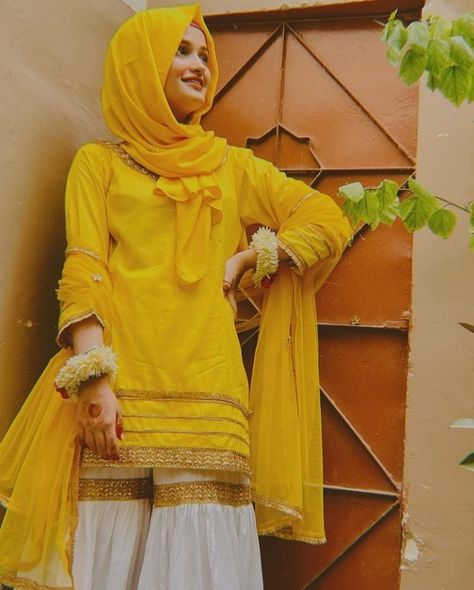 Yellow Dress With Hijab, Yellow Garara For Haldi, Garara Designs For Wedding, Haldi Ceremony Outfit Pakistani, Yellow Garara, Designer Suits For Wedding, Shadi Dress, Outfit Muslim, Haldi Ceremony Outfit