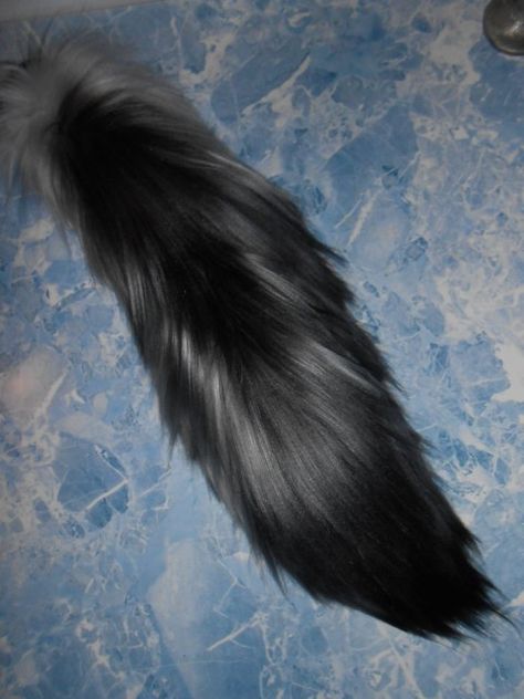 Yarn tail black & gray Cat Tail Costume, Wolf Ears And Tail, Werewolf Costume, Grease Costumes, Wolf Tail, College Halloween Costumes, Wolf Costume, Costumes College, Animal Tails