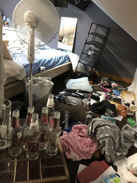 Trashed Bedroom, Trash Room Aesthetic, Cursed Bedroom, Chaotic Bedroom Aesthetic, Bedroom Ideas Messy, Messy Hotel Room, Disgusting Bedroom, Gross Bedroom, Bed Rotting Core