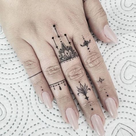 60 Best Hand Tattoo Ideas and Designs that will Drop Jaws in 2021 Girl Finger Tattoos, Tiny Finger Tattoos, Cute Finger Tattoos, Tato Jari, Tato Henna, Small Finger Tattoos, Finger Tattoo For Women, Finger Tats, Hand And Finger Tattoos