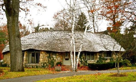 Mushroom House Charlevoix, Michigan Charlevoix Michigan, Mushroom Houses, Michigan Vacations, Vintage Michigan, Hobbit House, Michigan Travel, Mushroom House, Michigan Usa, Mackinac Island