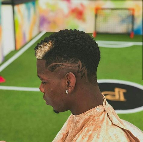 Paul Pogba's new haircut⭐🔥 Paul Pogba Hairstyle, Pogba Hair, Paul Pogba Haircut, African Men Hairstyles, Waves Hairstyle Men, Fade Haircut Curly Hair, Hair Twists Black, Black Boys Haircuts, Two Braid Hairstyles