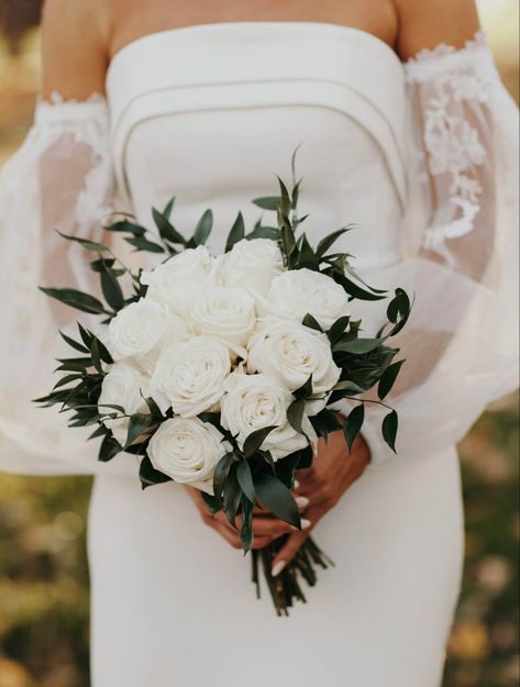 Bride Bouquets White, Ben Higgins, White Rose Bridal Bouquet, White Rose Wedding Bouquet, Simple Wedding Bouquets, Bridesmaid Bouquet White, White Rose Bouquet, Romantic Wedding Flowers, White Roses Wedding