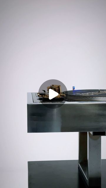 WAUW.BE on Instagram: "Technics SL-1200GLD Limited Edition 24K Gold Direct Drive DJ Turntable
25th anniversary The Grandmaster 24k Gold Limited Edition

Released in 2004 with only 3.000 units manufactured 1.500 of them were sold in the U.S. and the other 1.500 internationally
24k Golded Plated
PRIVATE COLLECTION 

#hifi #hifiporn #audio #audioporn #vinyl #hifiretro #vinylcollection #vinyladdict #hornspeakers #hifivintage #turntable #listeningroom #highendaudio #hifisetup #amplifier #tubeamp #vintageamp #audiophileroom #audiophile #hifiretro #vintagehifi #speakers #spaceageaudio #technics #technicsgold #dj #producer #technicssl1200 #gold" Technics Hifi, Technics Sl 1200, Audiophile Room, Hifi Turntable, Dj Turntable, Horn Speakers, Listening Room, High End Audio, The Grandmaster