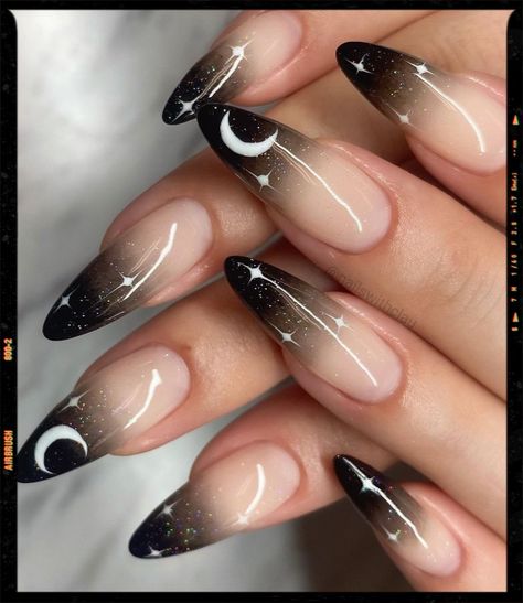 Halloween Nails Airbrush, Halloween Airbrush Nails, Air Brush Nail Set, Airbrush Art Nails, Halloween Nails Almond Shape, Air Brush Nail, Nails For Halloween, Nails Styles, App Filter