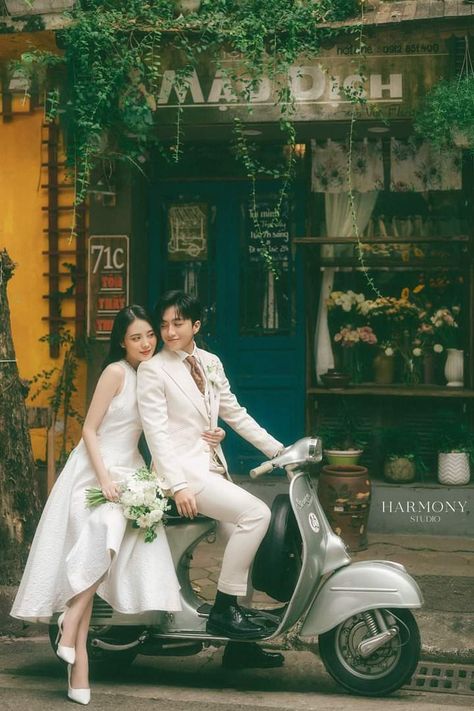 Vietnamese Wedding Photography, Vespa Wedding, Vietnam Wedding, Bride Preparation, Vietnamese Wedding, Pre Wedding Photoshoot Outfit, Wedding Photo Studio, Wedding Photoshoot Props, Couple Engagement Pictures