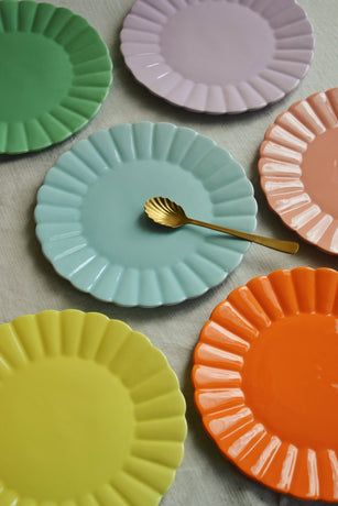 Katie White, Colorful Table Setting, Large Plates, Colorful Table, Pastel Colours, Small Plates, Dinner Table, Small Bowls, Decorative Accessories