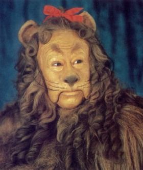 I always thought my dad looked like him! He also could sing like him! I wish I could have my cowardly lion back!:( Wizard Of Oz Lion, Lion Face Paint, Lion Makeup, Wizard Of Oz Characters, Wizard Of Oz Movie, Wizard Of Oz 1939, Lion Costume, Talking Animals, Cowardly Lion