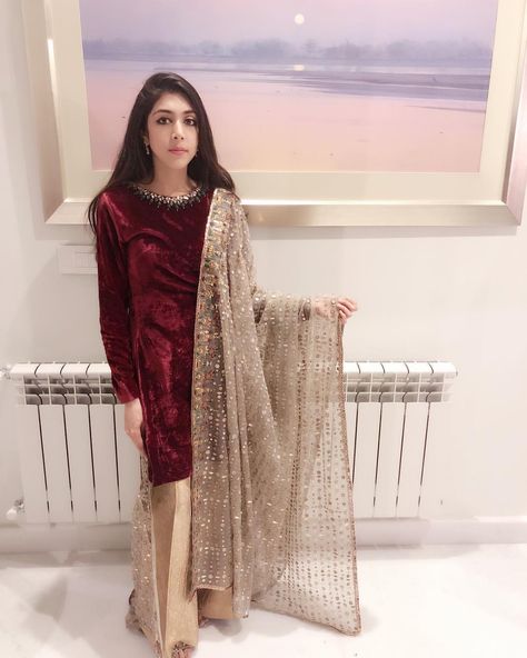 #MahnoorEllahiShaikh looks gorgeous in this deep red velvet shirt with jewelled detailing, paired against an entirely handworked dupatta from the #DARYA collection. #MAHGUL #Formal #Luxury #Wedding #Bridal #Fashion #Pakistan #India #Dubai #MahnumZain #CleanBowled #ZaNum Barat Dresses Pakistani For Sisters, Barat Dresses Pakistani, Barat Dresses, Red Velvet Shirt, Velvet Outfits, Deep Red Velvet, Dresses Pakistani, Shadi Dresses, Desi Outfits