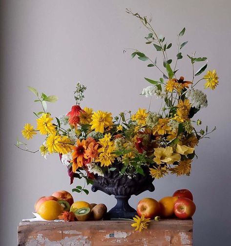 Classic Crescent Arrangement by TJ McGrath of Blue Jasmine Yellow Flower Arrangements, Monochromatic Flowers, Flower Magazine, Blue Jasmine, Material Flowers, Fall Flower Arrangements, Ikebana Flower Arrangement, Floral Designer, Arte Floral