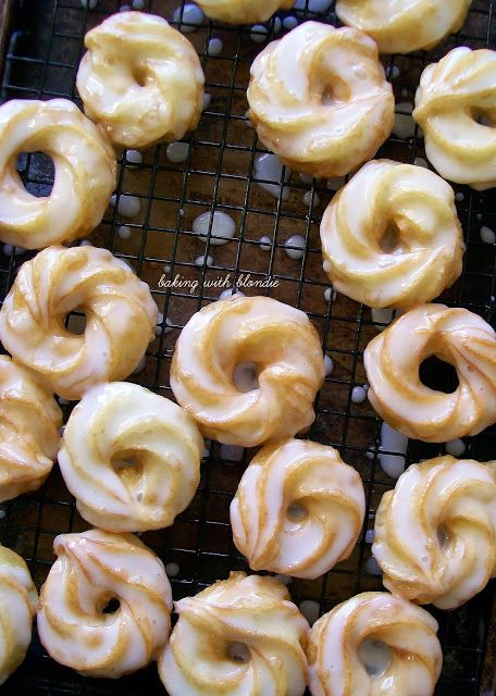 Homemade French Cruller Doughnuts on MyRecipeMagic.com Portuguese Cookies, French Cruller, Baking With Blondie, French Crullers, Bake Ideas, Glazed Doughnuts, Breakfast Sweets, Homemade Donuts, French Desserts