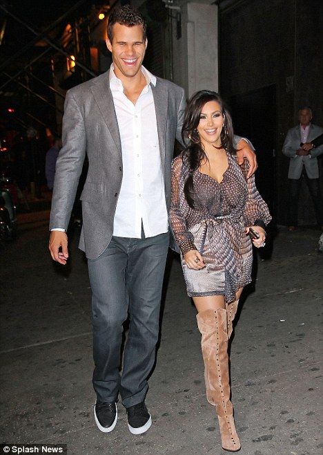 Kim Kardashian Kris Humphries, Kim Kardashian And Kris Humphries, Kris Humphries, Beach Picture, First Wedding Anniversary, Tv Channel, Luxury Resort, Kanye West, Kim Kardashian