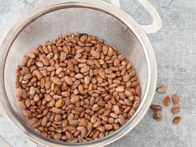 Cook Dried Beans, Baked Beans From Scratch, How To Soak Beans, Cooking Dried Beans, Edible Seeds, Black Bean Sauce, Dry Beans, Northern Beans, How To Cook Beans