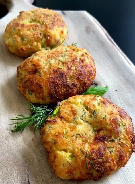 Air-Fryer Zucchini Ricotta Cakes - The Modern Nonna Fried Ricotta, Zucchini And Ricotta, Easy Home Cooked Meals, The Modern Nonna, Zucchini Cakes, Zucchini Ricotta, Modern Nonna, Best Keto Recipes, Fried Zucchini