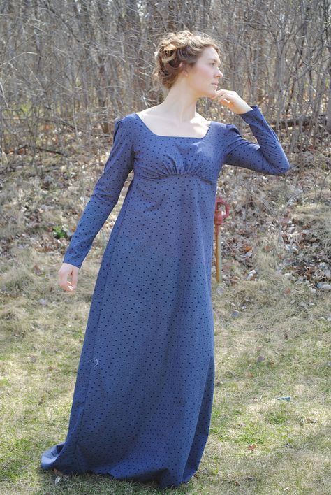 Simple long sleeved, empire waist Regency day dress. Created by Matti's Millinery & Costumes www.mattionline.com Regency Clothing, Walking Dress, Regency Gown, Regency Era Fashion, Regency Dress, Regency Fashion, High Waist Dress, Inspired Outfits, Historical Clothing