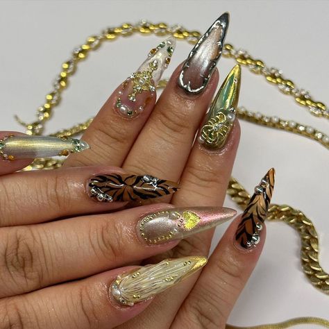 chelle da nail artist | animal print & mixed metals for @ivaayz ⚜️ | Instagram Mixed Metal Nails, Long Square Nails Ideas, Mixed Nails, Em Nails, Creative Nail Art, Witch Hands, Grunge Nails, Summery Nails, Work Nails