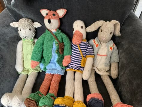 Bird Stuffed Animal, Modern Toys, Spring Knits, Aesthetic Grunge Outfit, Birds Of A Feather, Hungry Caterpillar, Tv Girls, Animal Friends, Woodland Creatures